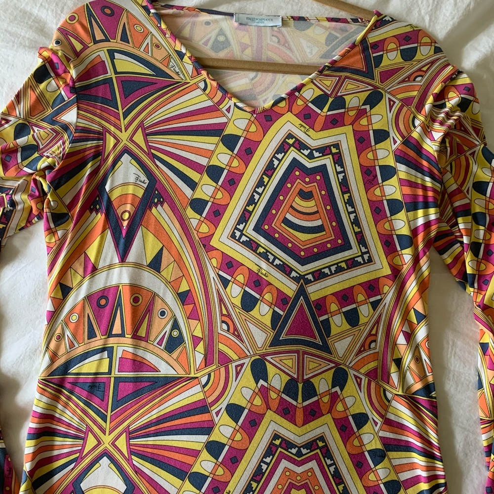 Pucci v-neck long sleeve rayon top